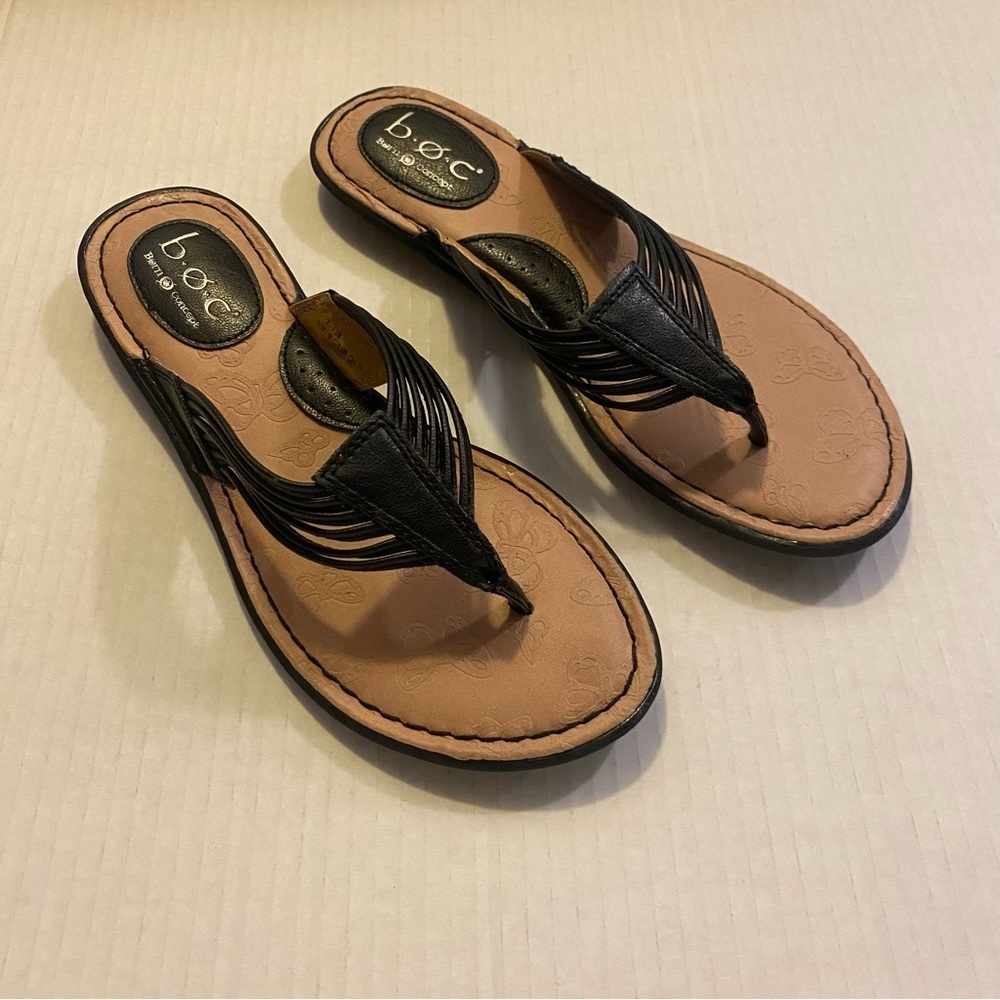 BOC Born Concepts Women’s Black Slide On Toe Sandals Sz 7 / 38